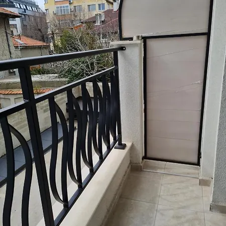 아파트 Ilarion 5 At Center 바르나