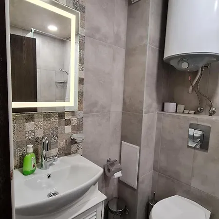 Ilarion 5 At Center 아파트 바르나