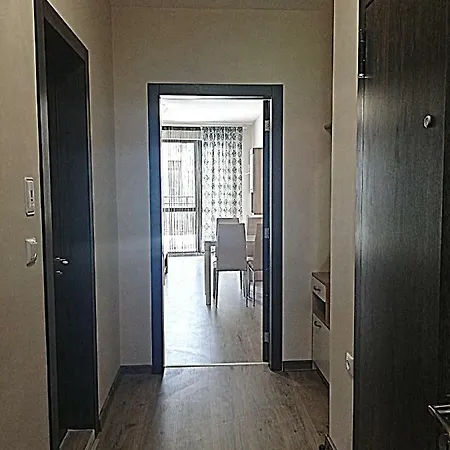 Ilarion 5 At Center 아파트