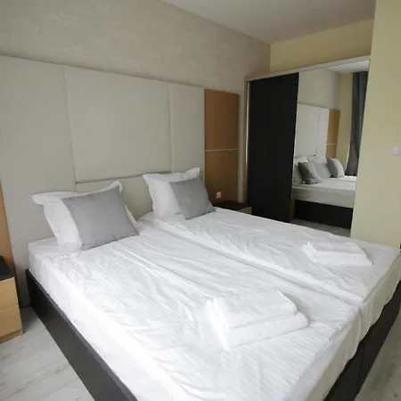 Ilarion 5 At Center Daire Varna