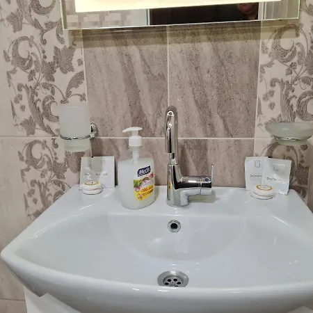 Ilarion 5 At Center Daire