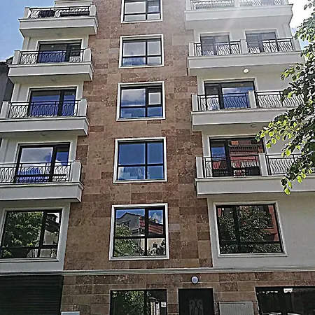 Ilarion 5 At Center Апартамент *