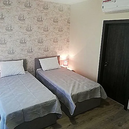 Daire Ilarion 5 At Center *