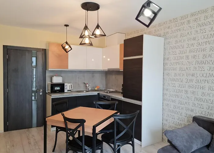 Ilarion 5 At Center アパート ヴァルナ