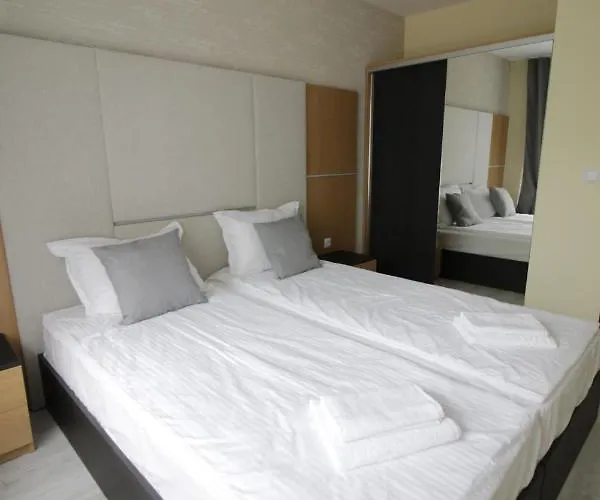 Ilarion 5 At Center アパート ヴァルナ