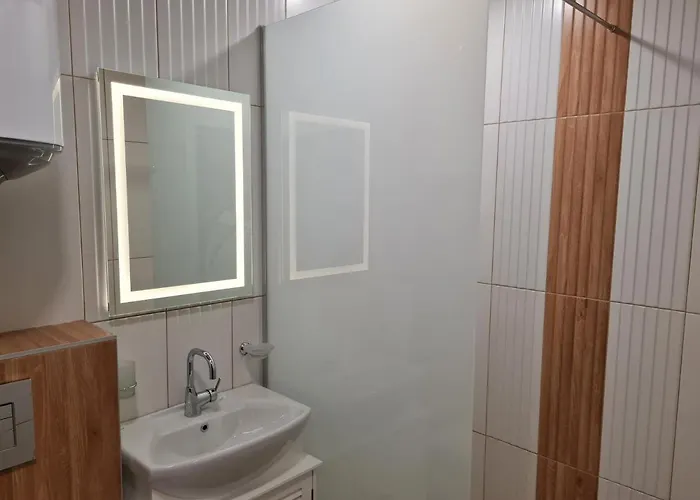 Ilarion 5 At Center アパート *